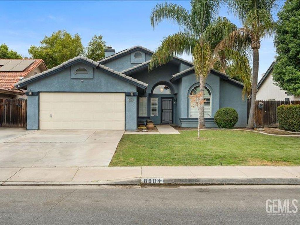 Photo of 8804 Sand Fox Court, Bakersfield, CA 93312 (MLS # 202510881)