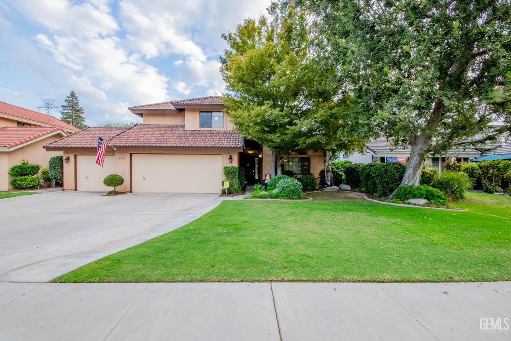 Photo of 8505 Indian Clover Court, Bakersfield, CA 93311 (MLS # 202510872)