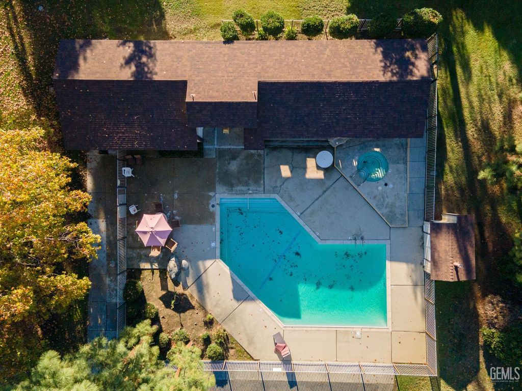 Photo of 12320 Backdrop Court, Bakersfield, CA 93306 (MLS # 202600961)