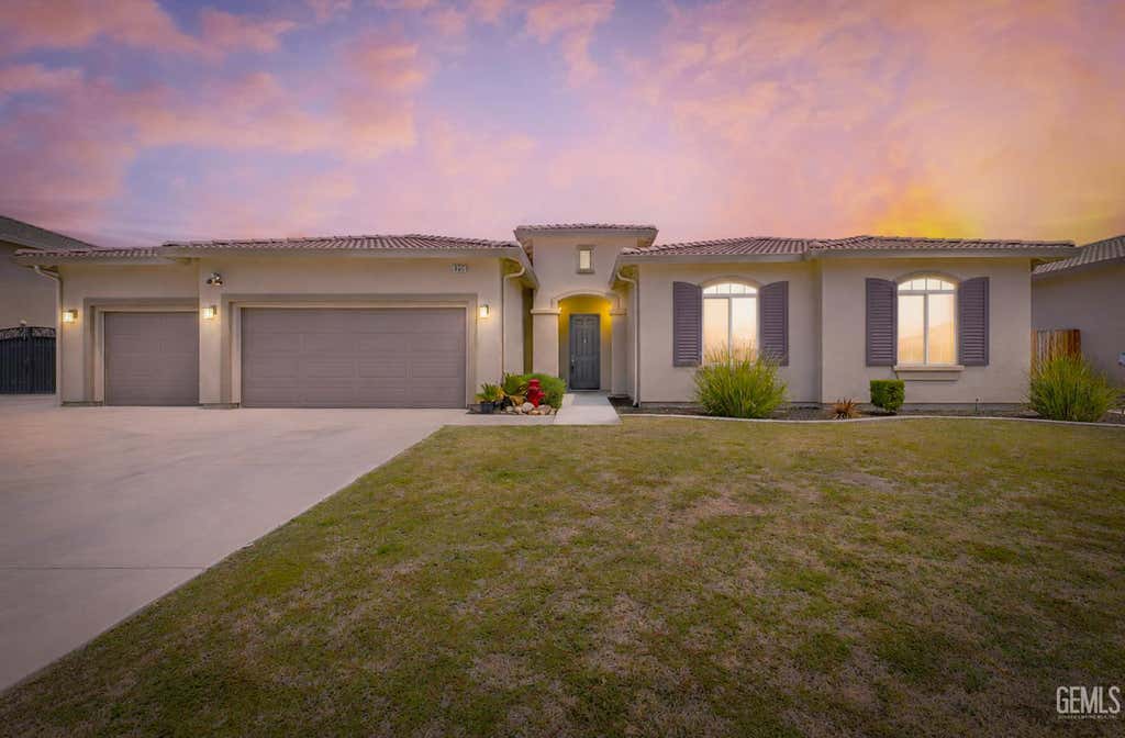 Photo of 9200 Rancho Viejo Drive, Bakersfield, CA 93314 (MLS # 202608477)