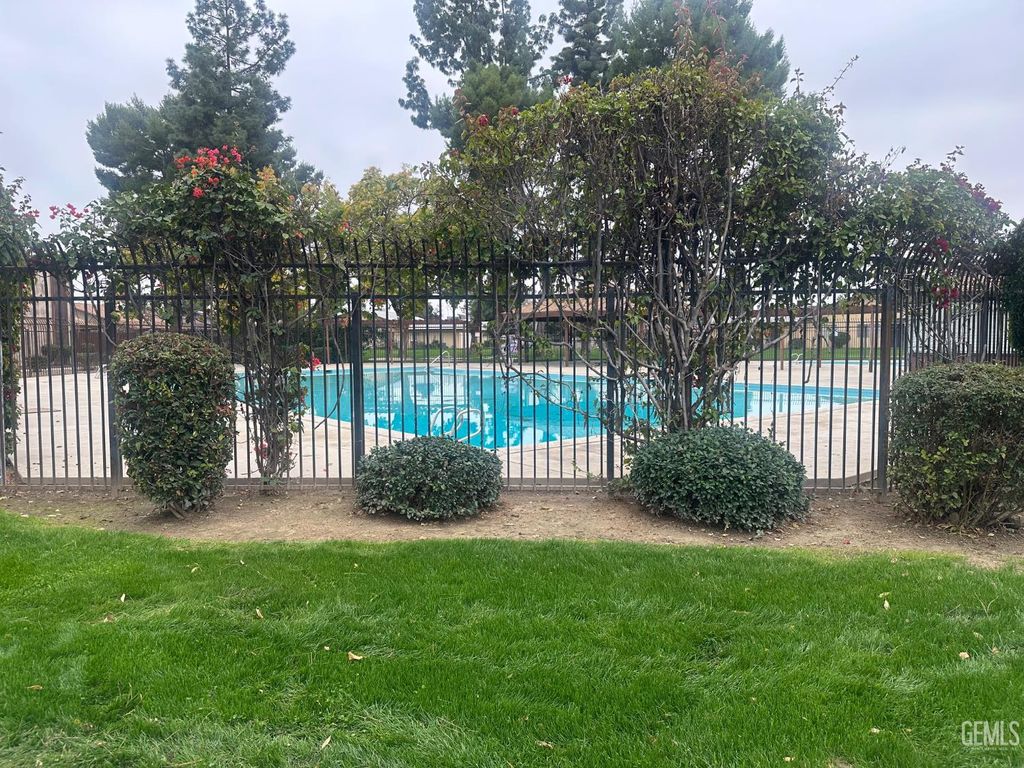 Photo of 2209 Cedro Court #D, Bakersfield, CA 93309 (MLS # 202513157)