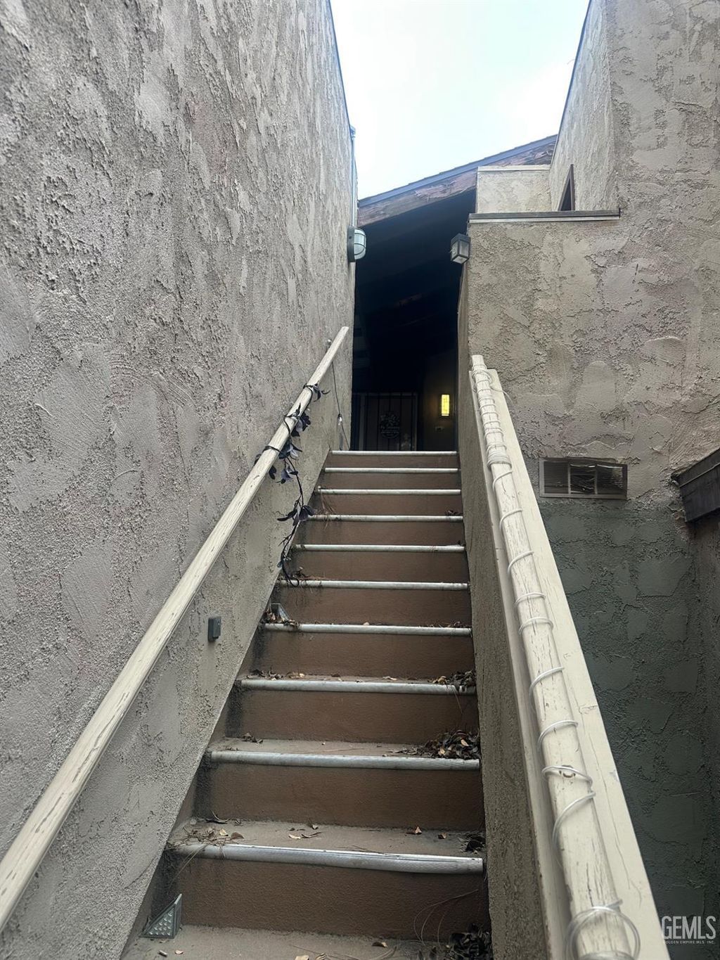 Photo of 2209 Cedro Court #D, Bakersfield, CA 93309 (MLS # 202513157)