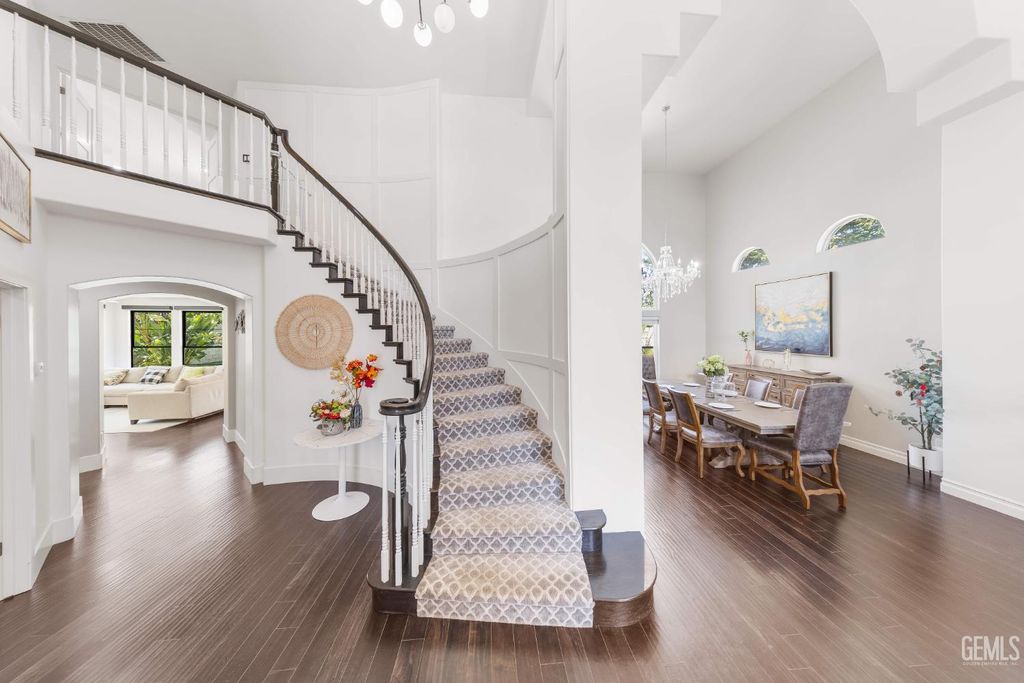 Photo of 1001 Sungro Way, Bakersfield, CA 93311 (MLS # 202602886)