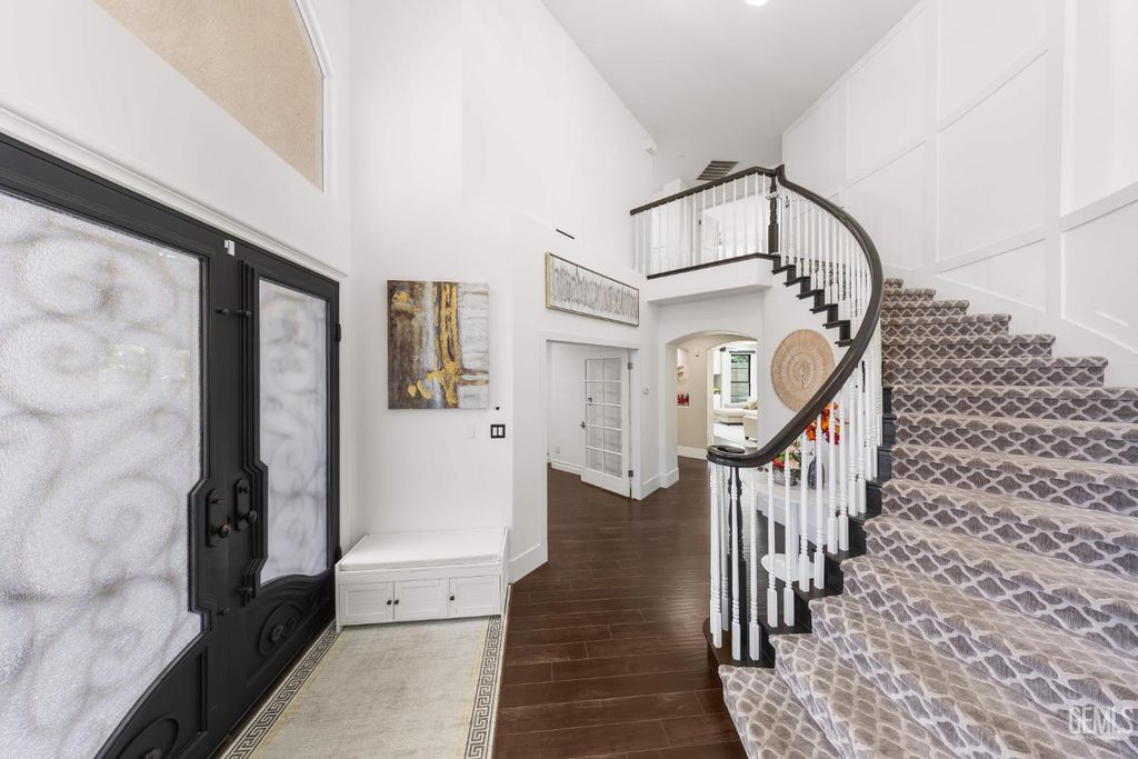 Photo of 1001 Sungro Way, Bakersfield, CA 93311 (MLS # 202602886)