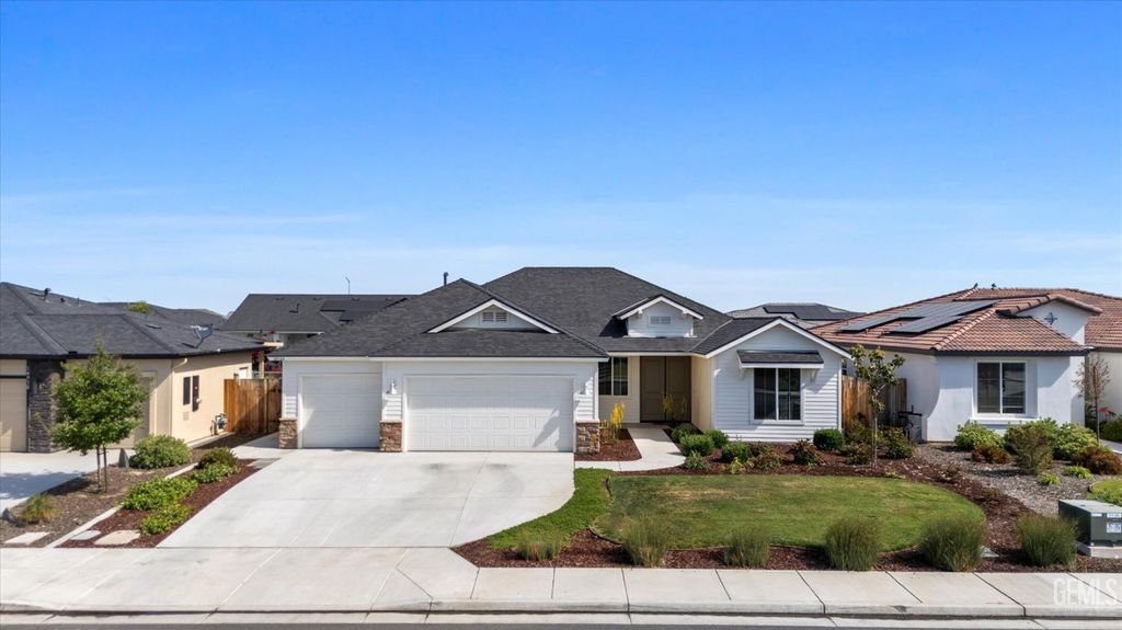 Photo of 14924 Wayne Lee Court, Bakersfield, CA 93314 (MLS # 202600493)
