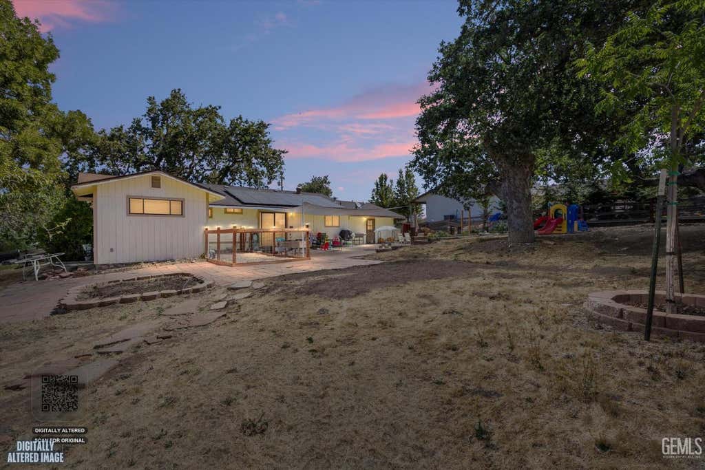 Photo of 27320 War Admiral Court, Tehachapi, CA 93561 (MLS # 202608174)