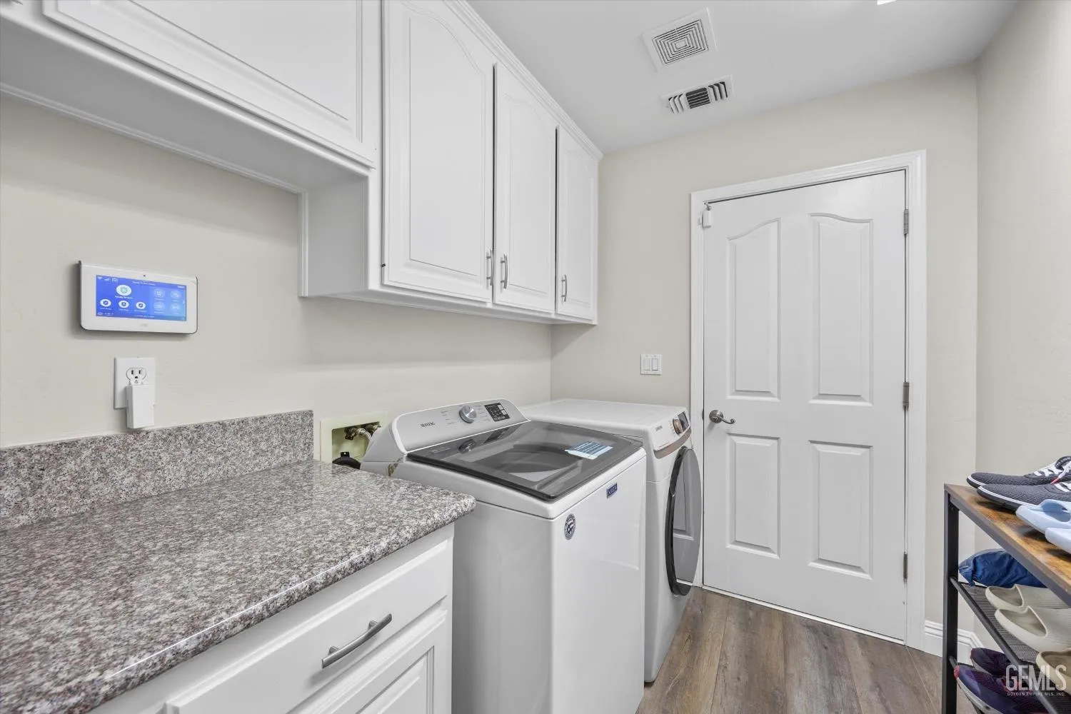 Bakersfield, California 93308, United States, 4 Bedrooms Bedrooms, ,2 BathroomsBathrooms,Residential,Active,164707