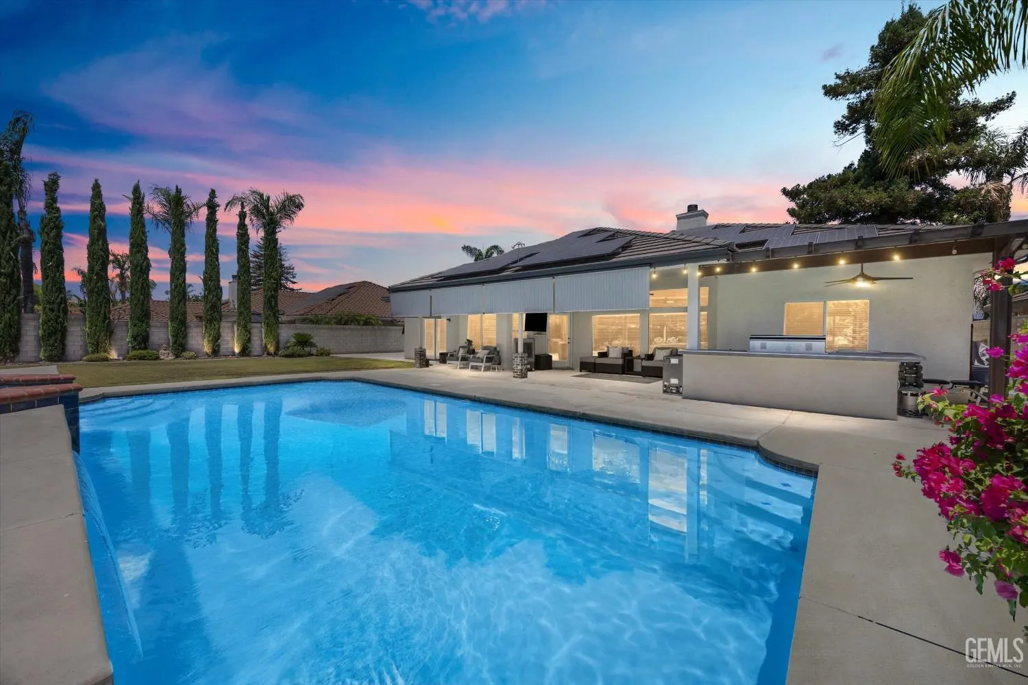 Bakersfield, California 93308, United States, 4 Bedrooms Bedrooms, ,2 BathroomsBathrooms,Residential,Active,164707