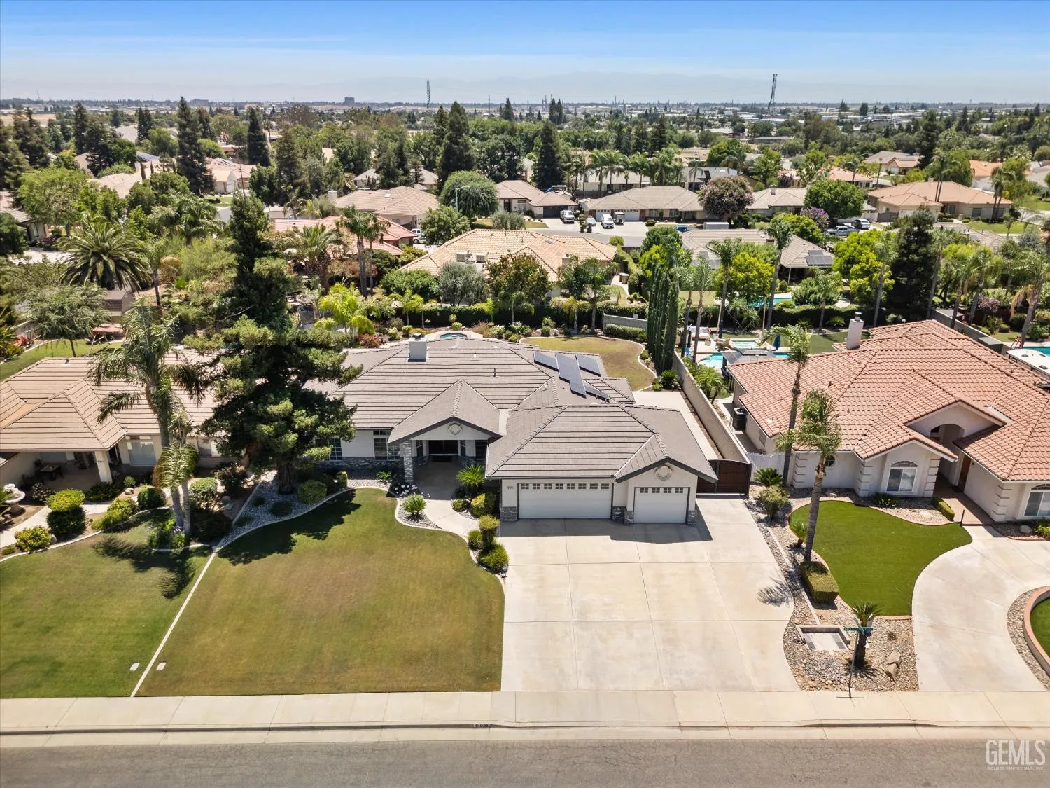 Bakersfield, California 93308, United States, 4 Bedrooms Bedrooms, ,2 BathroomsBathrooms,Residential,Active,164707