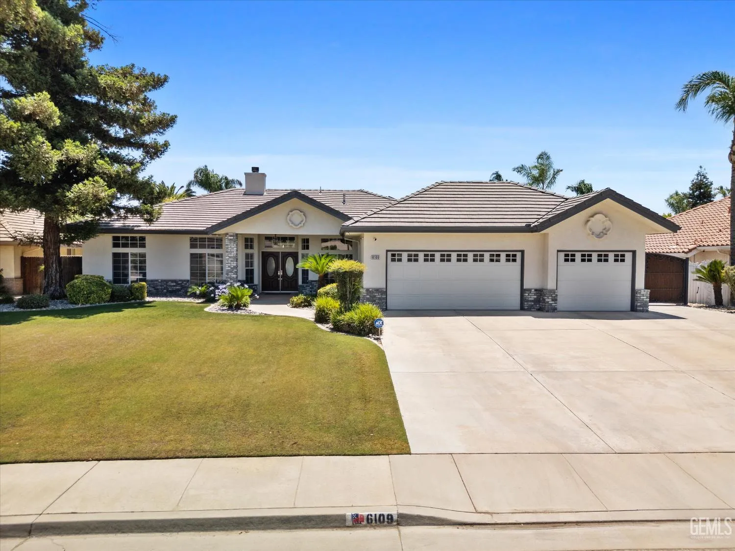 Bakersfield, California 93308, United States, 4 Bedrooms Bedrooms, ,2 BathroomsBathrooms,Residential,Active,164707