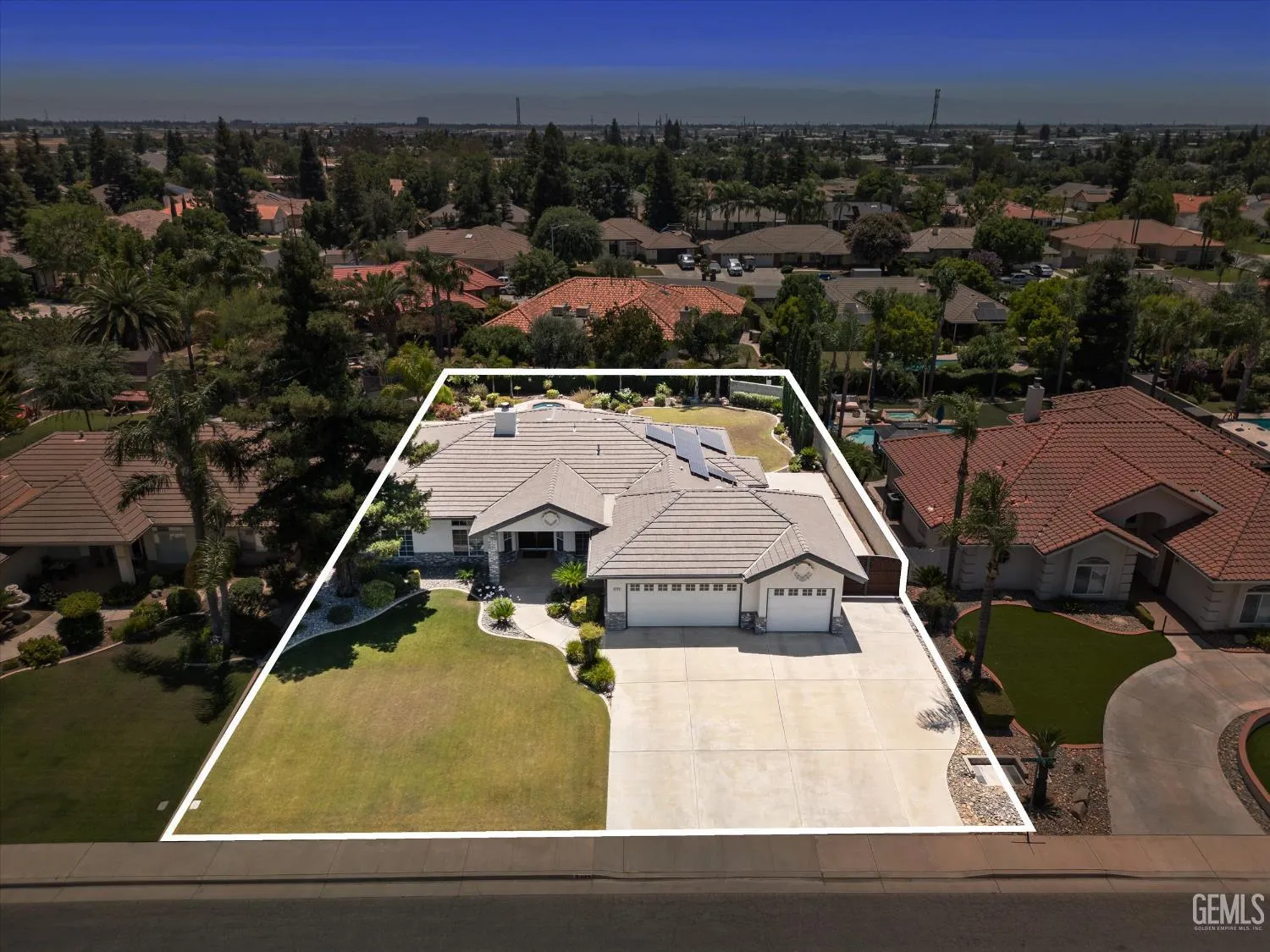 Bakersfield, California 93308, United States, 4 Bedrooms Bedrooms, ,2 BathroomsBathrooms,Residential,Active,164707