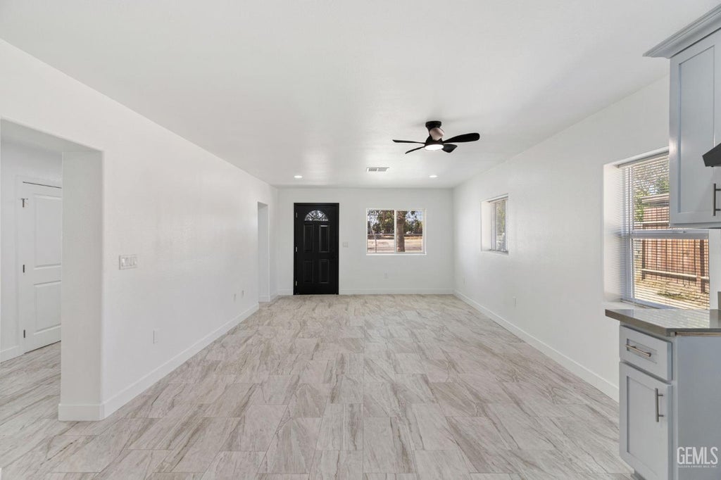 Photo of 1014 E Casa Loma Drive, Bakersfield, CA 93307 (MLS # 202606626)