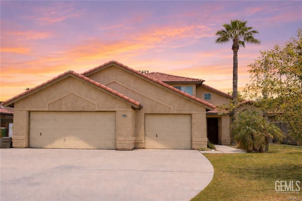 Photo of 14016 Las Entradas, Bakersfield, CA 93314 (MLS # 202601018)