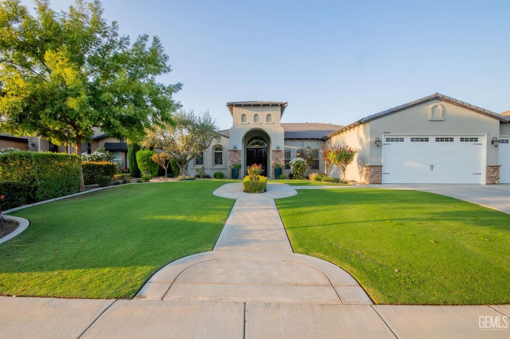 Photo of 14526 Pams Way, Bakersfield, CA 93314 (MLS # 202511201)