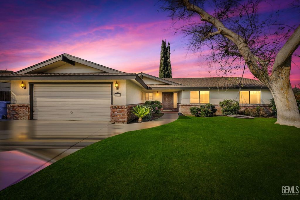 Photo of 2716 Hempstead Lane, Bakersfield, CA 93309 (MLS # 202600525)