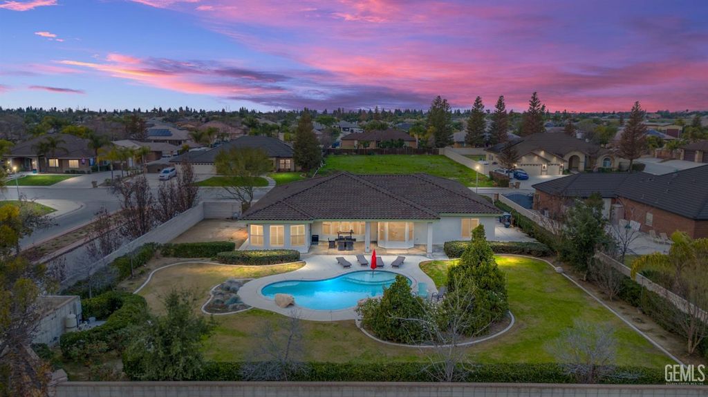 Photo of 15521 Georges letour Avenue, Bakersfield, CA 93314 (MLS # 202603149)