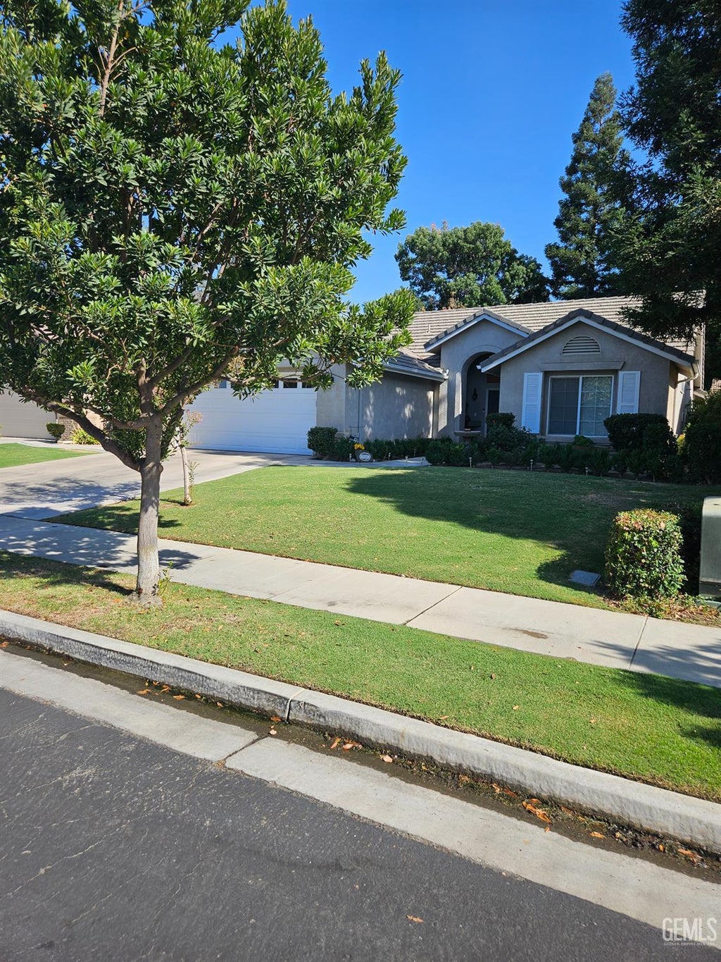 Photo of 10001 Timeless Rose Court, Bakersfield, CA 93311 (MLS # 202608758)