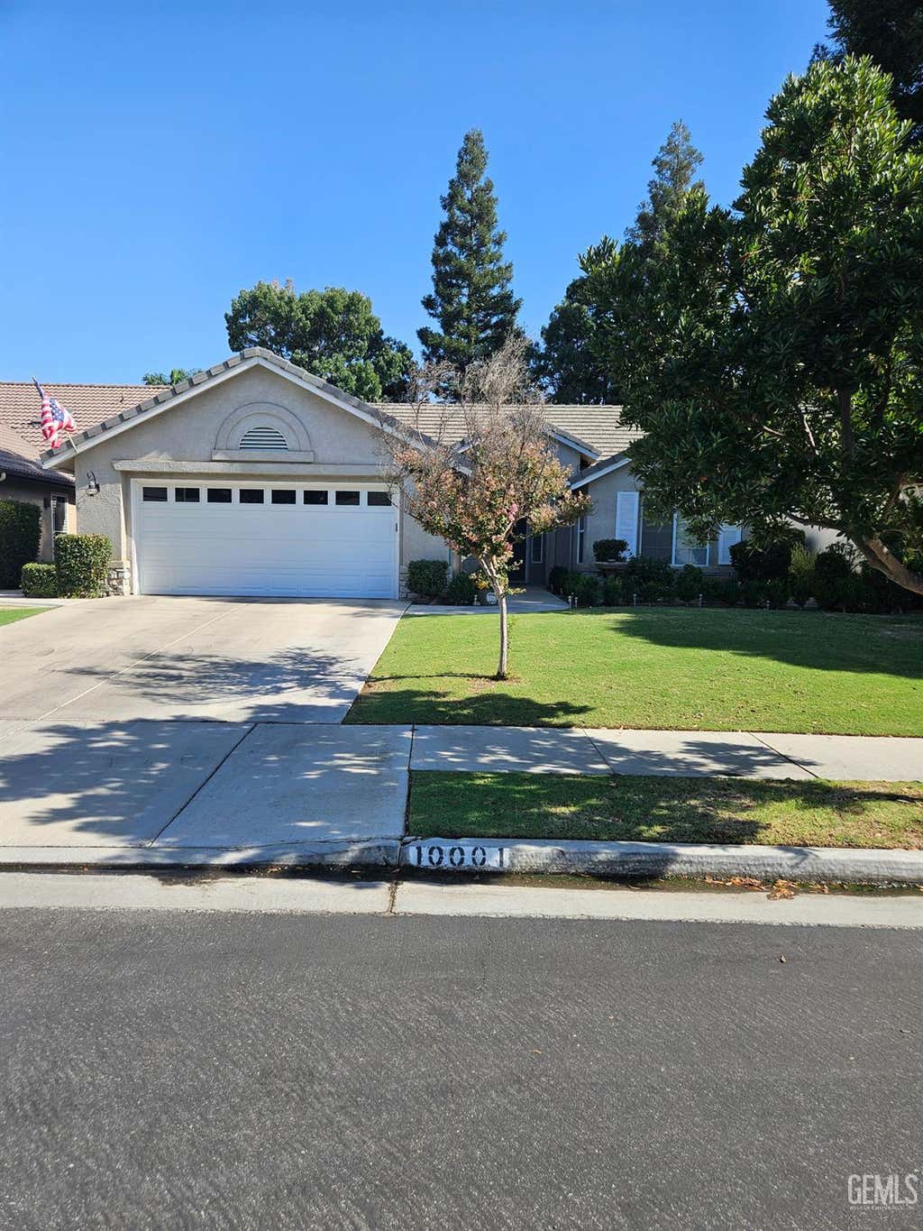 Photo of 10001 Timeless Rose Court, Bakersfield, CA 93311 (MLS # 202608758)