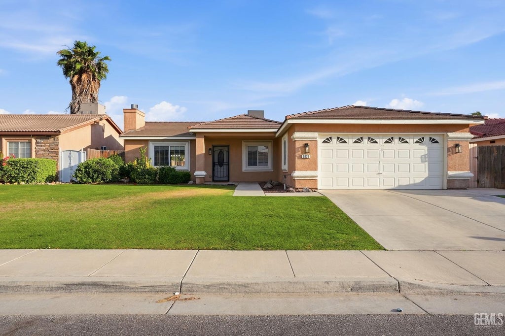 Photo of 5029 Trabuco Canyon Drive, Bakersfield, CA 93307 (MLS # 202605935)