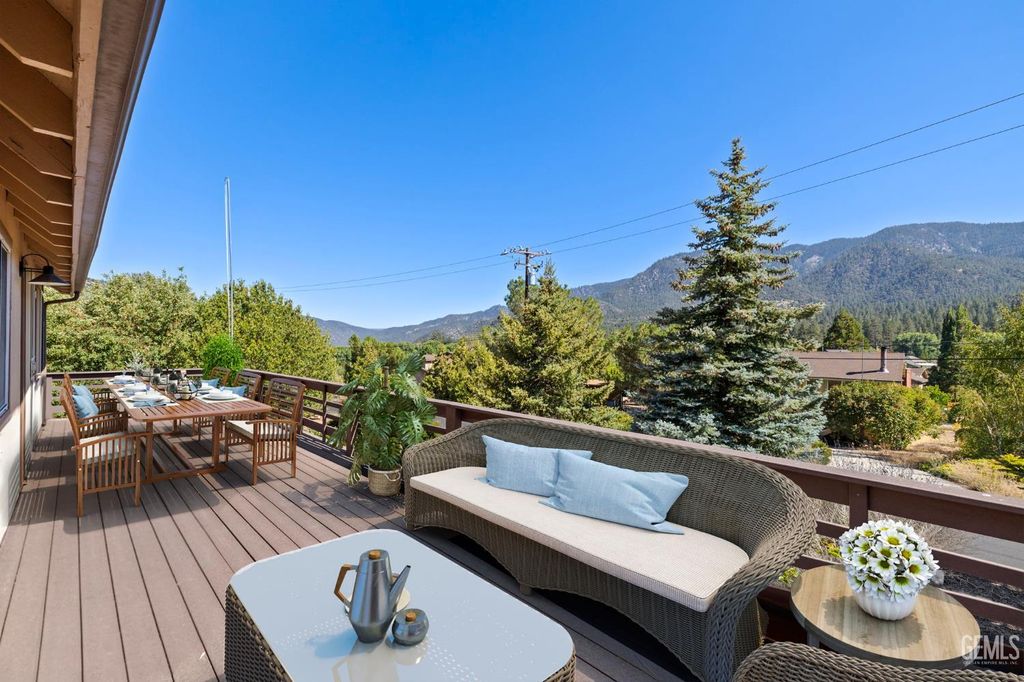 Photo of 16425 Huron Drive, Pine Mountain Club, CA 93222 (MLS # 202510380)