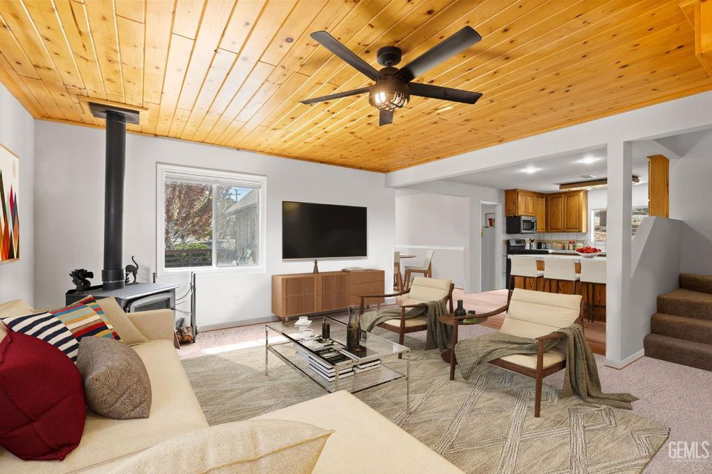 Photo of 16425 Huron Drive, Pine Mountain Club, CA 93222 (MLS # 202510380)