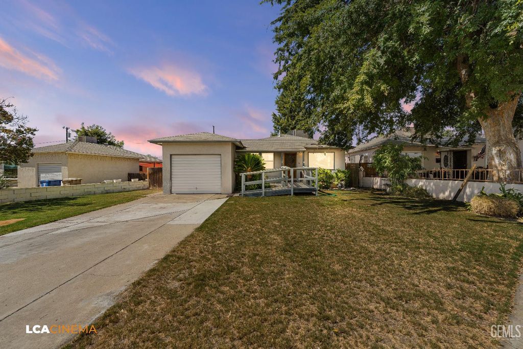 Photo of 1921 Esther Drive, Bakersfield, CA 93308 (MLS # 202510662)