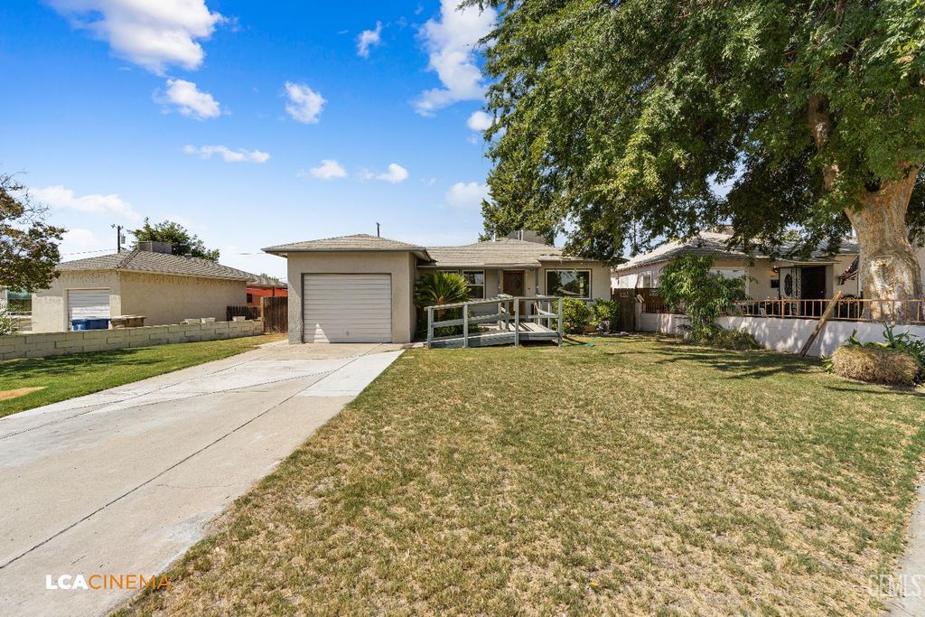 Photo of 1921 Esther Drive, Bakersfield, CA 93308 (MLS # 202510662)