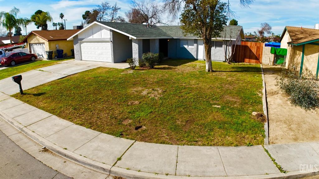 Photo of 4205 Lantados Street, Bakersfield, CA 93307 (MLS # 202601713)
