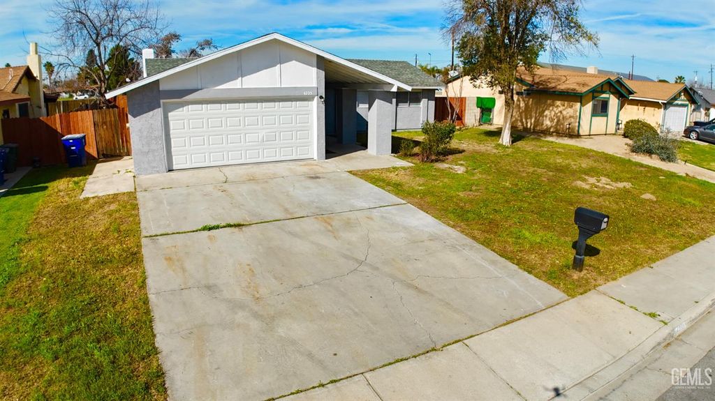 Photo of 4205 Lantados Street, Bakersfield, CA 93307 (MLS # 202601713)