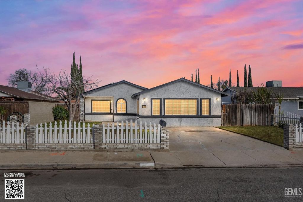 Photo of 2300 Jasmine Street, Wasco, CA 93280 (MLS # 202601614)