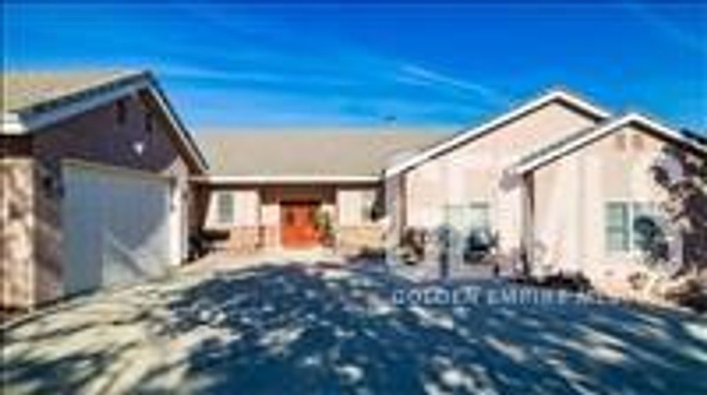 Photo of 29400 Stallion Springs Drive, Tehachapi, CA 93561 (MLS # 202603649)