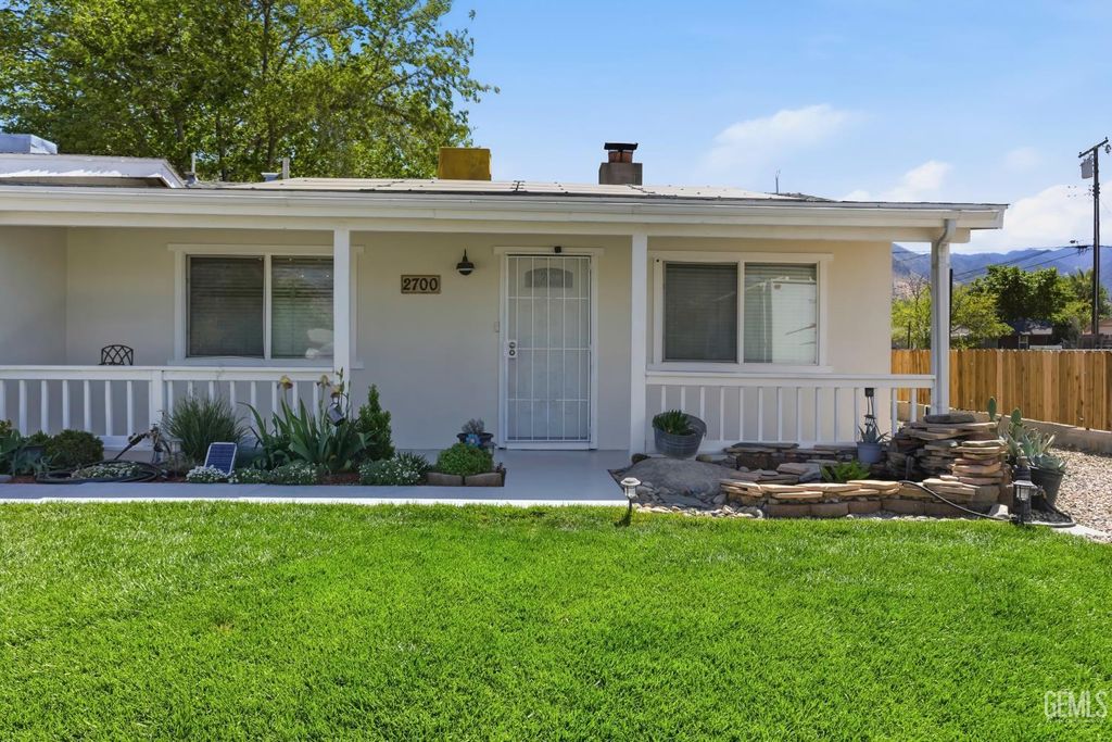 Photo of 2700 Steensen Street, Lake Isabella, CA 93240 (MLS # 202603815)