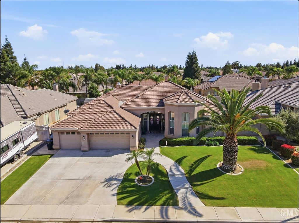 Photo of 8407 Exodus Lane, Bakersfield, CA 93312 (MLS # 202604045)