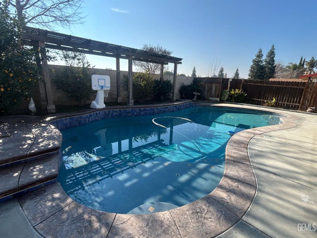 Photo of 10301 Olympia Fields Drive, Bakersfield, CA 93312 (MLS # 202600531)