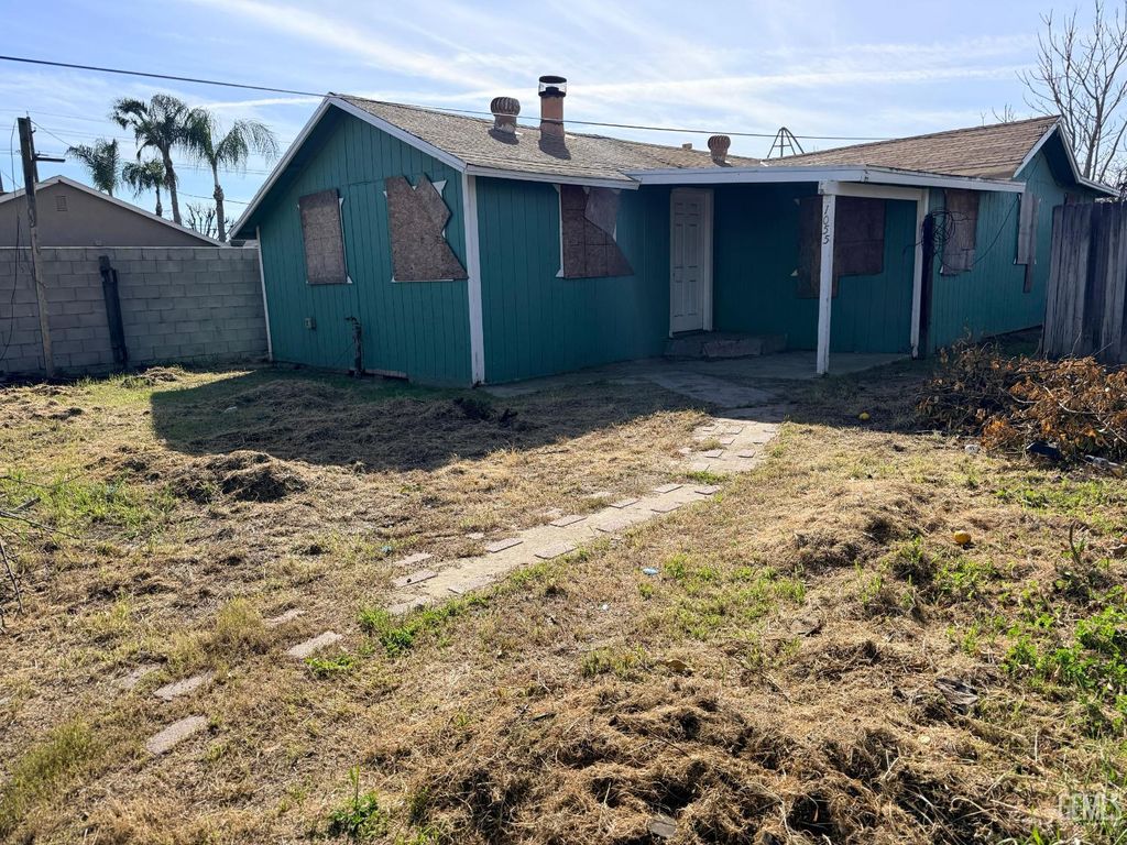 Photo of 1055 Park Lane, Shafter, CA 93263 (MLS # 202602181)