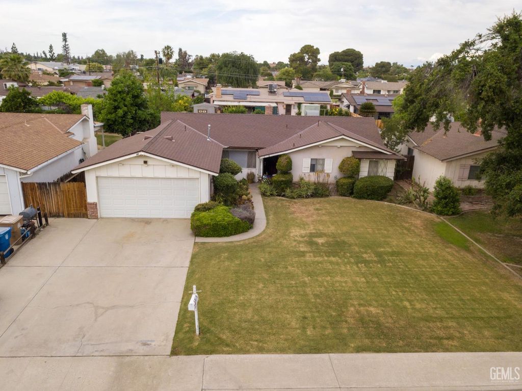 Photo of 4010 Cork Lane, Bakersfield, CA 93309 (MLS # 202603748)
