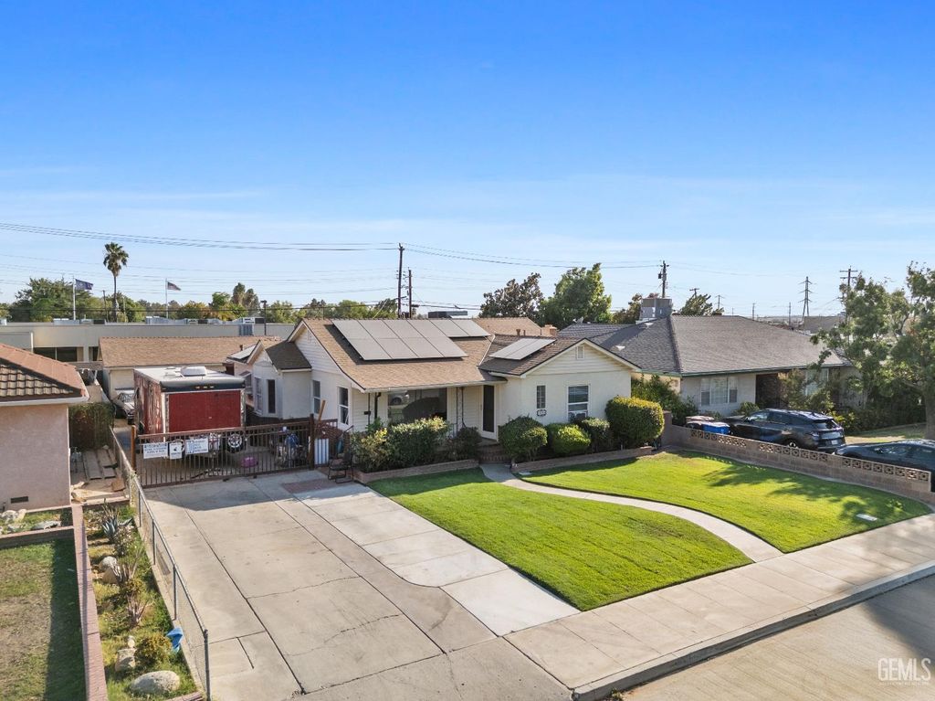 Photo of 115 Irene Street, Bakersfield, CA 93305 (MLS # 202513599)