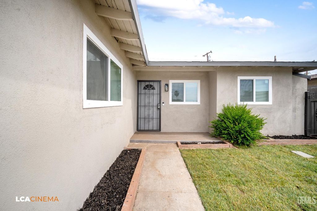 Photo of 3224 Kentucky Street, Bakersfield, CA 93306 (MLS # 202604044)