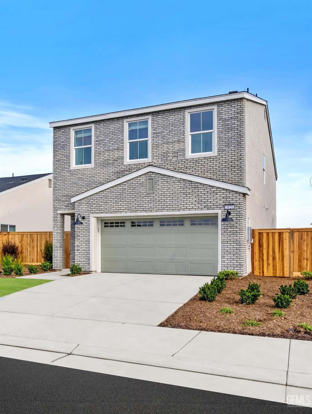 Photo of 3826 Hickory Village Lane, Shafter, CA 93263 (MLS # 202605981)