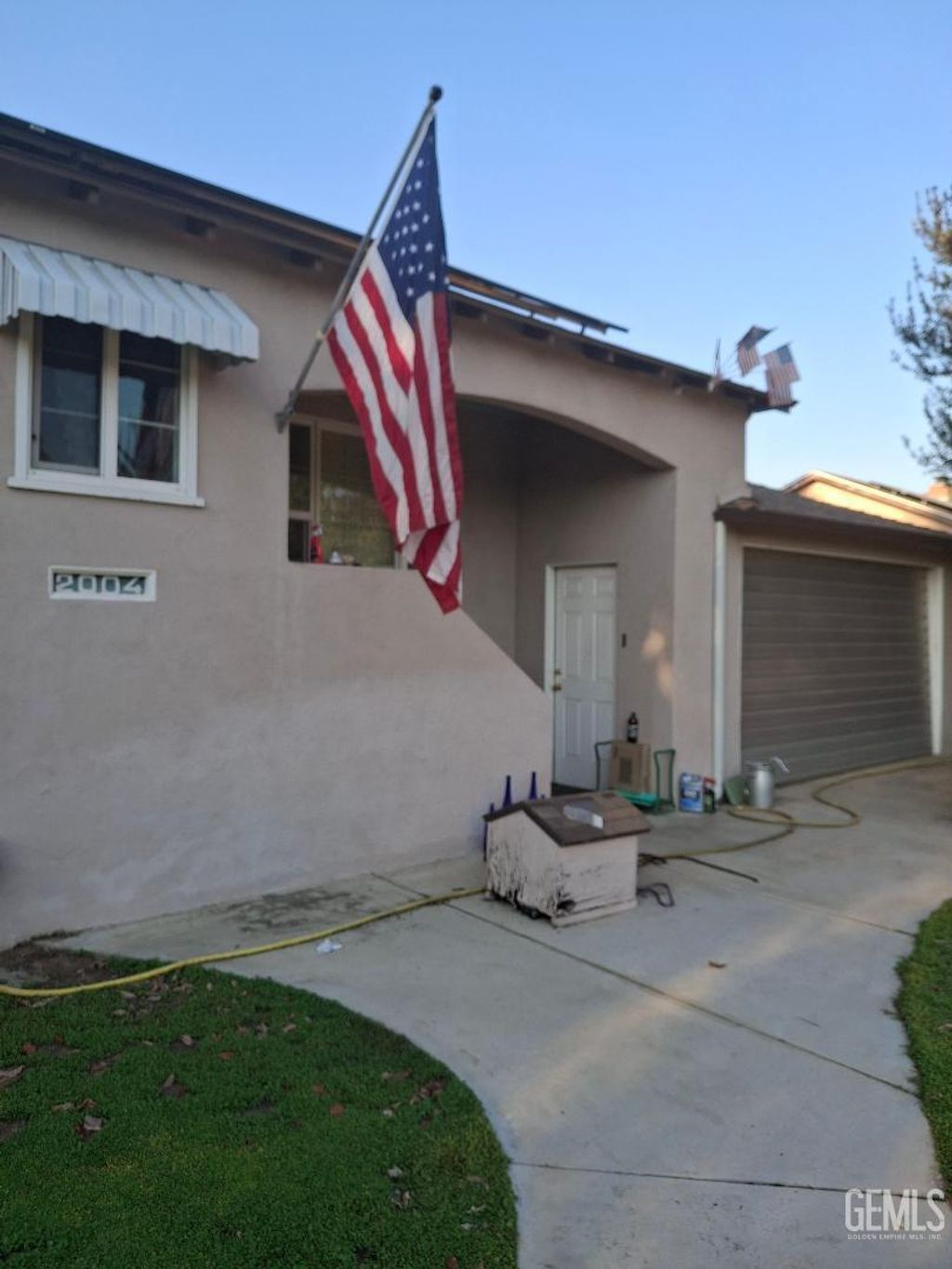 Photo of 2004 Lake Street, Bakersfield, CA 93305 (MLS # 202511318)