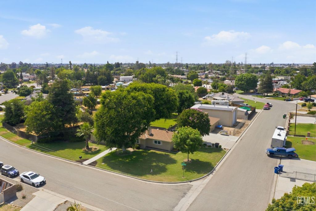 Photo of 11600 Whippoorwill Lane, Bakersfield, CA 93312 (MLS # 202605739)