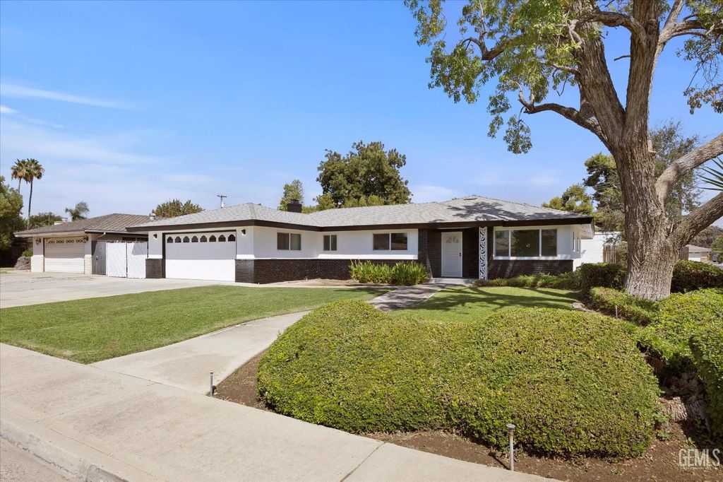 Photo of 6000 Eugene Place, Bakersfield, CA 93308 (MLS # 202510119)