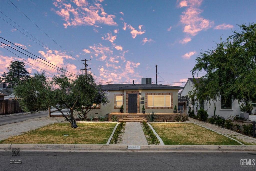 Photo of 2740 30th Street, Bakersfield, CA 93301 (MLS # 202605239)
