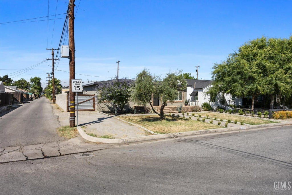 Photo of 2740 30th Street, Bakersfield, CA 93301 (MLS # 202605239)
