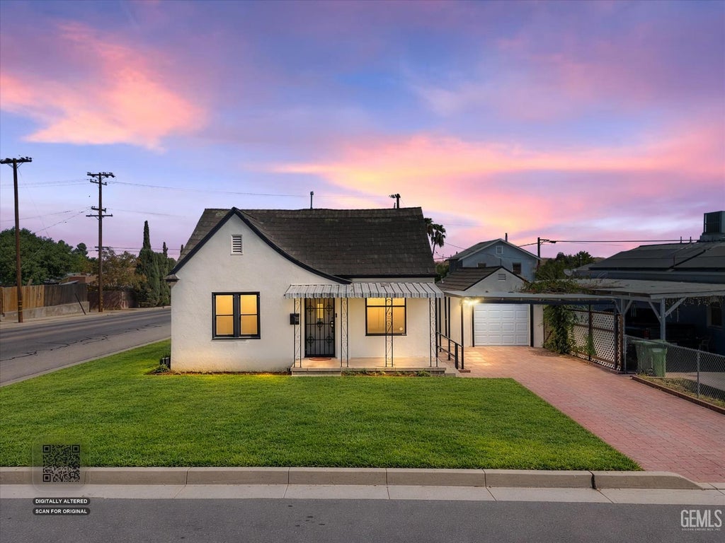Photo of 114 Woodrow Street, Taft, CA 93268 (MLS # 202609806)