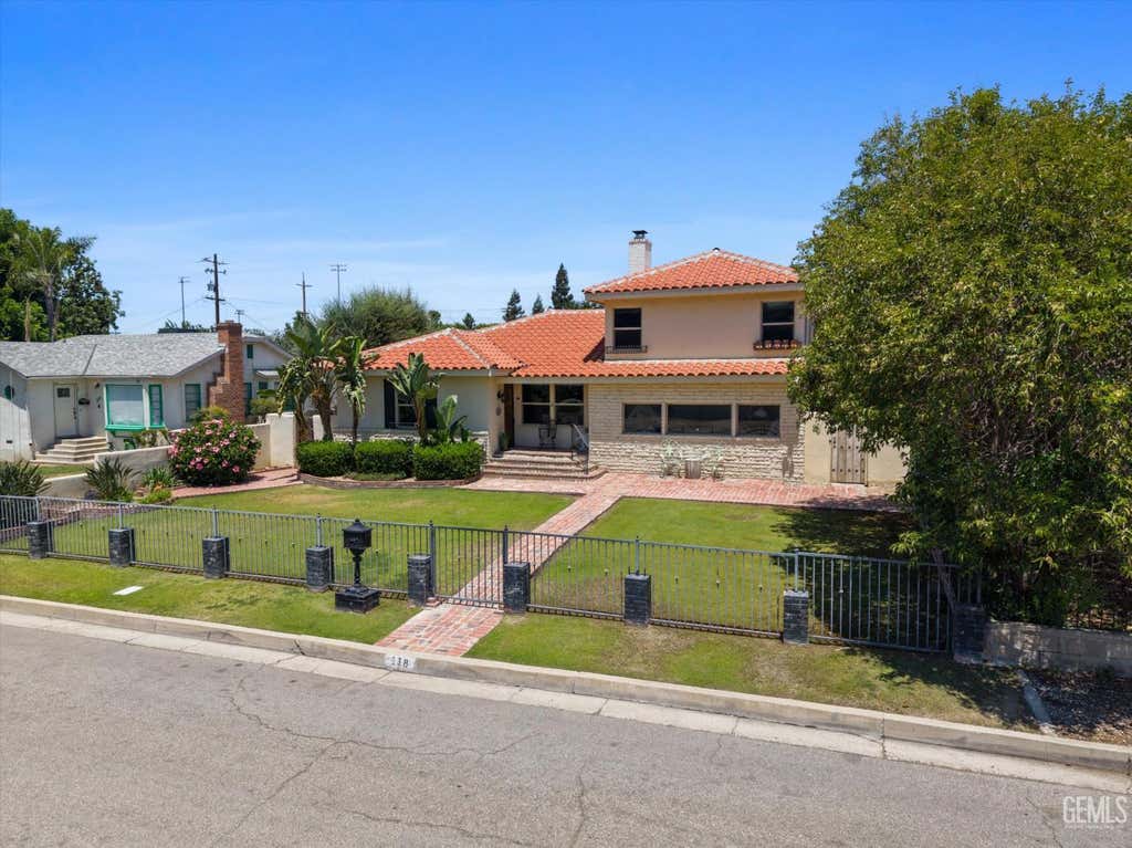 Photo of 118 Miner Street, Bakersfield, CA 93305 (MLS # 202606076)