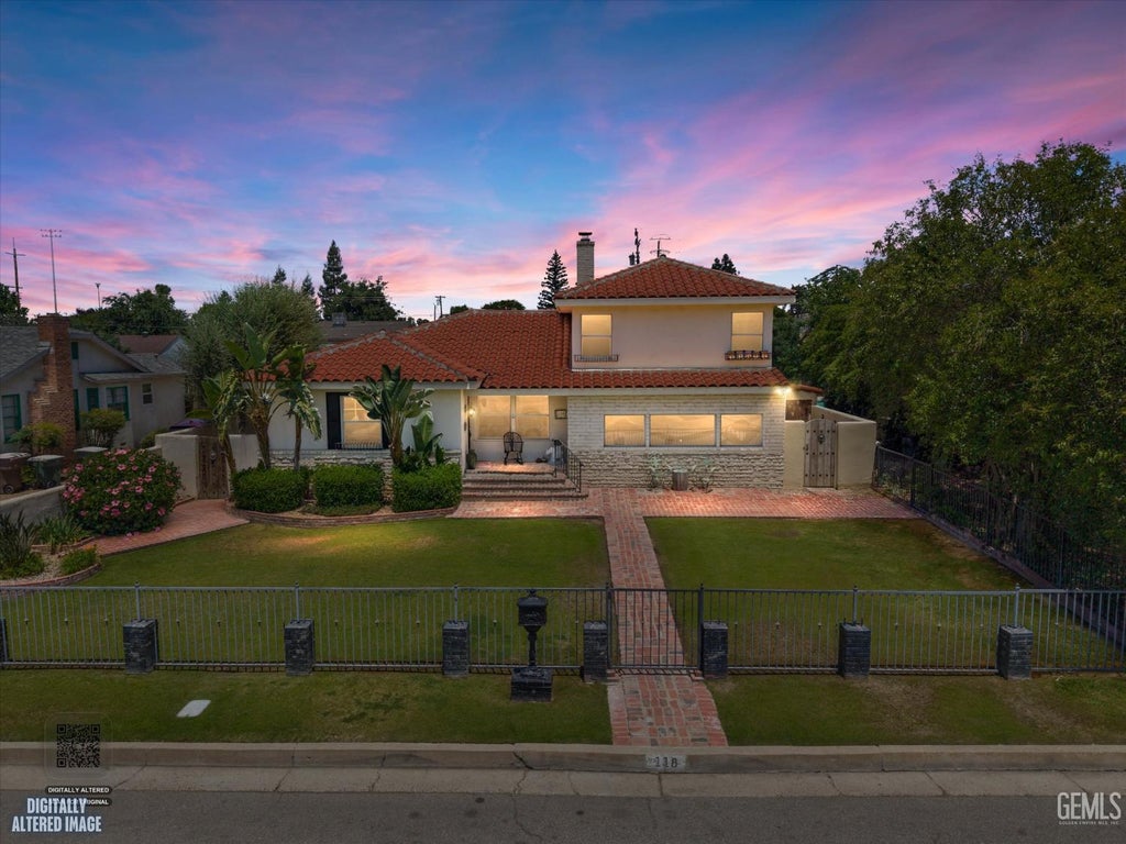 Photo of 118 Miner Street, Bakersfield, CA 93305 (MLS # 202606076)