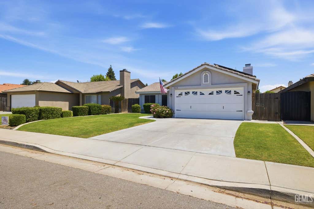 Photo of 9115 Green Bank Street, Bakersfield, CA 93312 (MLS # 202606718)