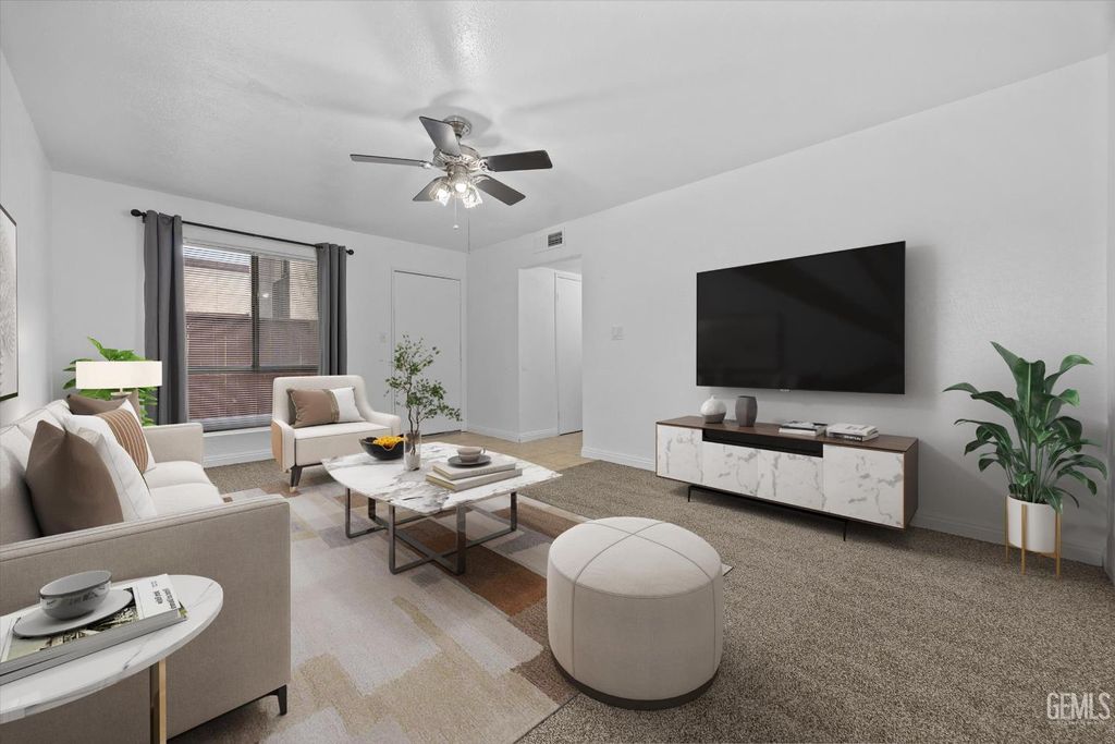 Photo of 5908 Almendra Court #C, Bakersfield, CA 93309 (MLS # 202512751)