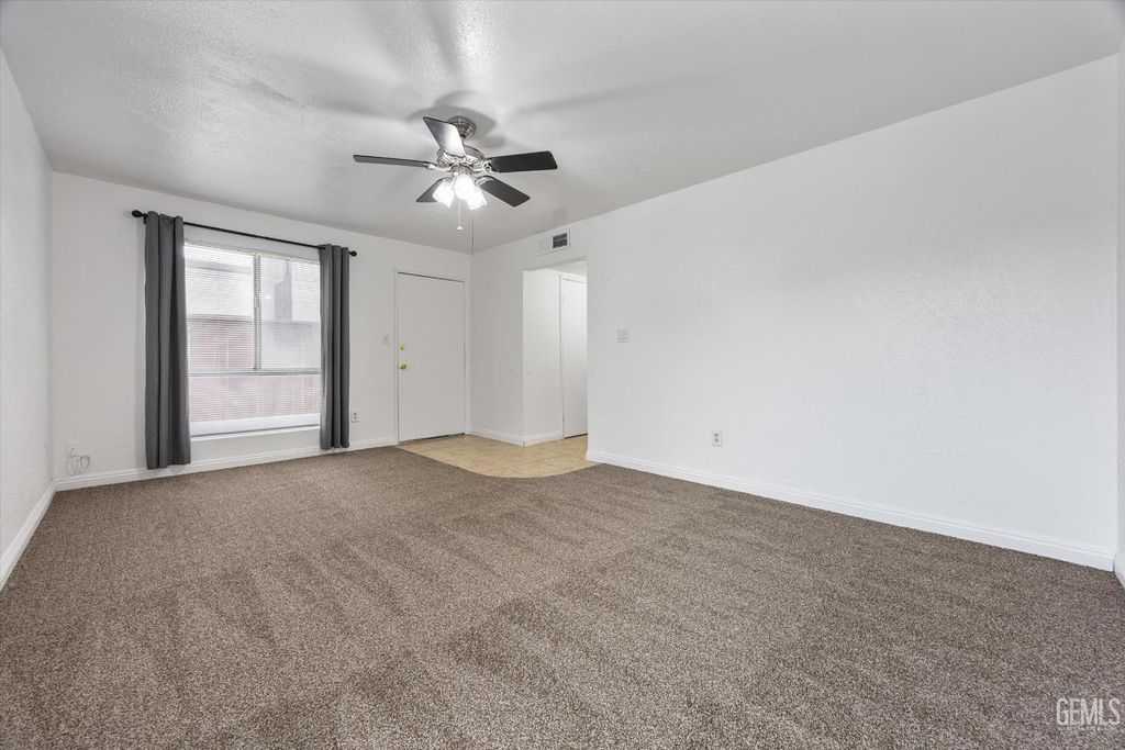 Photo of 5908 Almendra Court #C, Bakersfield, CA 93309 (MLS # 202512751)